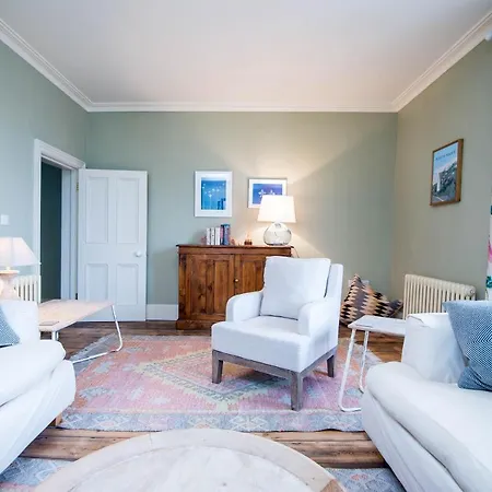 Gwalia House- Stunning Central Townhouse With 3 Ensuite Bedrooms Laugharne Extérieur photo