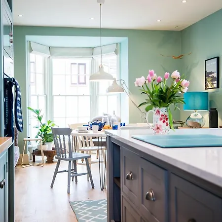 Gwalia House- Stunning Central Townhouse With 3 Ensuite Bedrooms Laugharne Extérieur photo