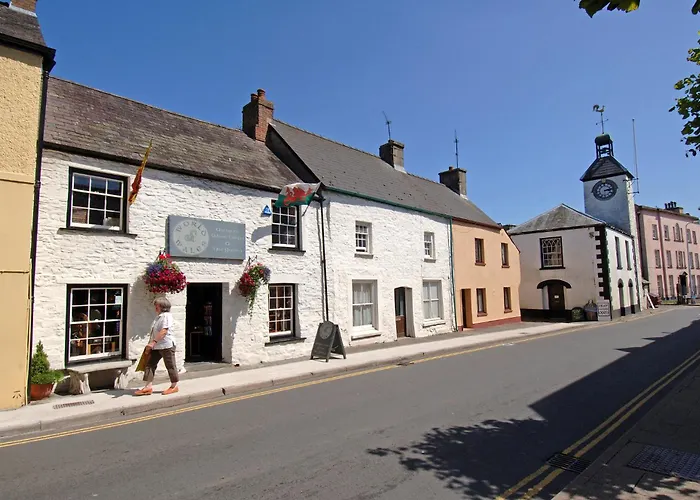 Gwalia House- Stunning Central Townhouse With 3 Ensuite Bedrooms