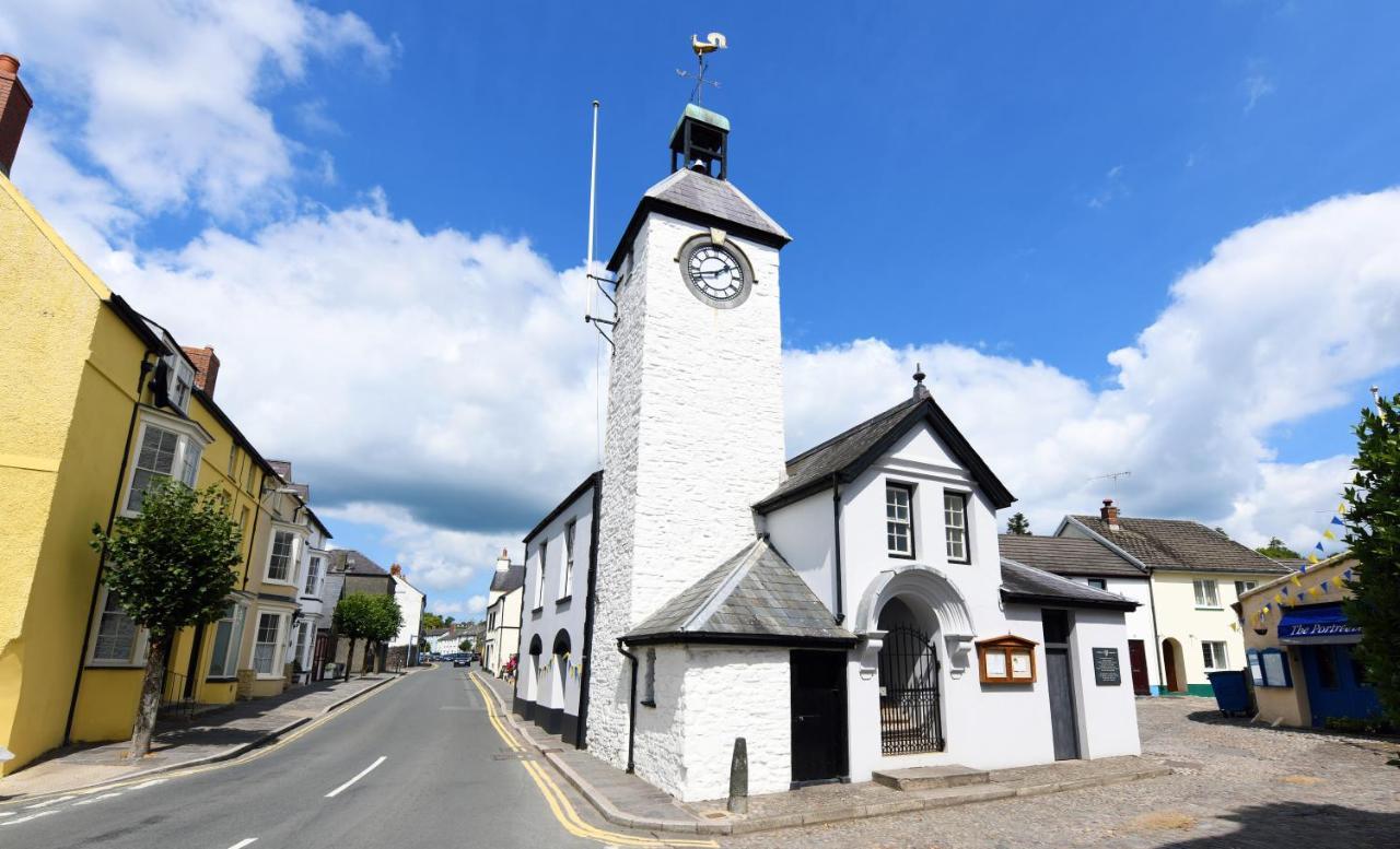 Gwalia House- Stunning Townhouse With 3 Ensuite Bedrooms Holiday home