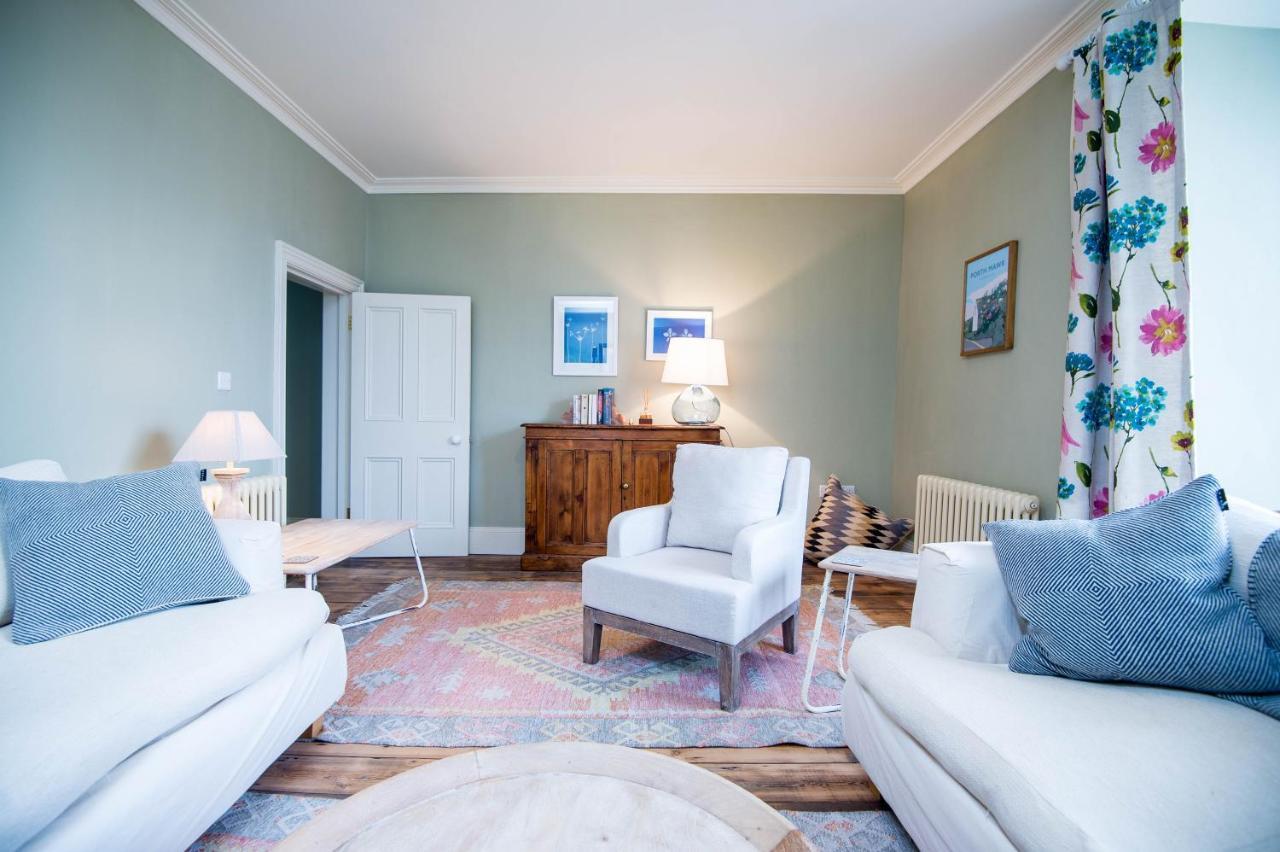 Gwalia House- Stunning Townhouse With 3 Ensuite Bedrooms *