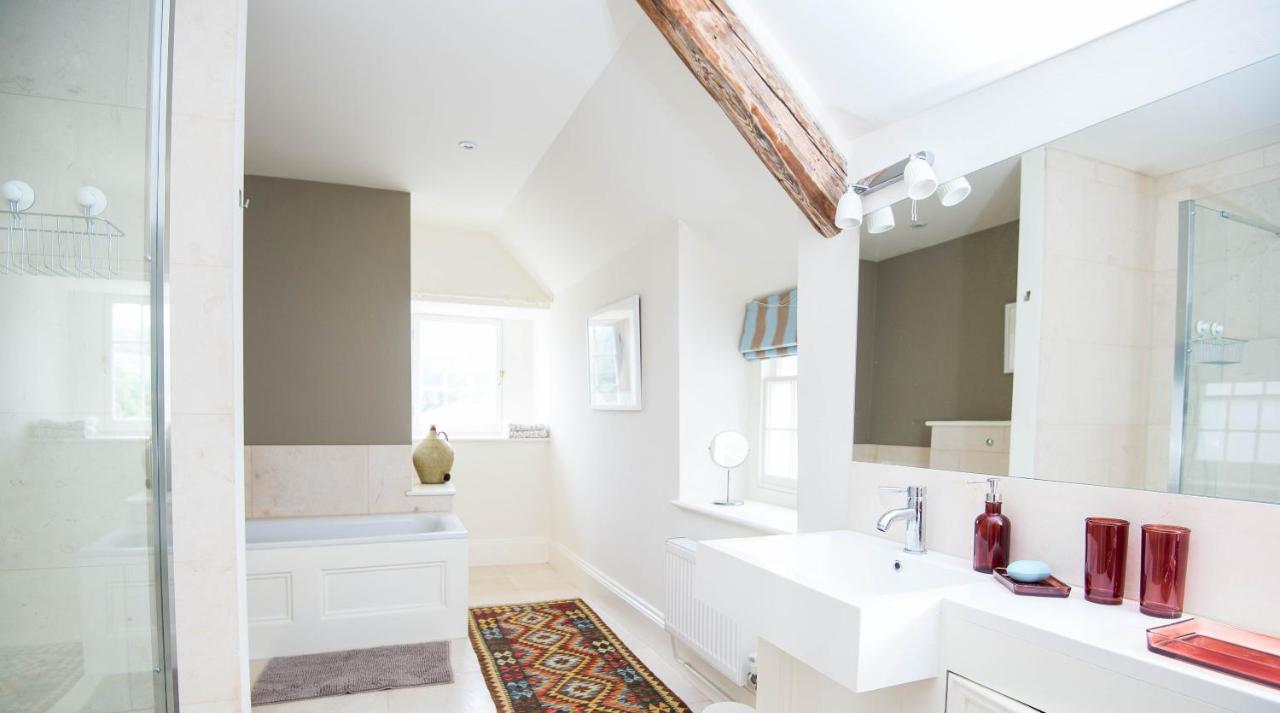 Gwalia House- Stunning Townhouse With 3 Ensuite Bedrooms *