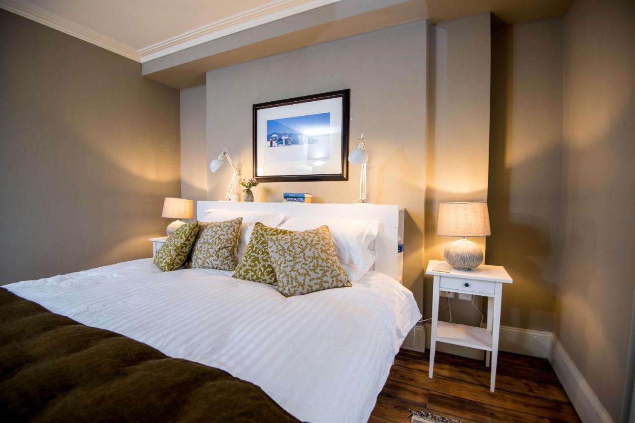 Gwalia House- Stunning Townhouse With 3 Ensuite Bedrooms